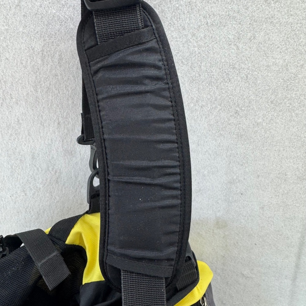 VTG‎ Nike Gym Bag Black Yellow Gray Duffel Travel School Sports Bag Retro Swoosh - Picture 12 of 14